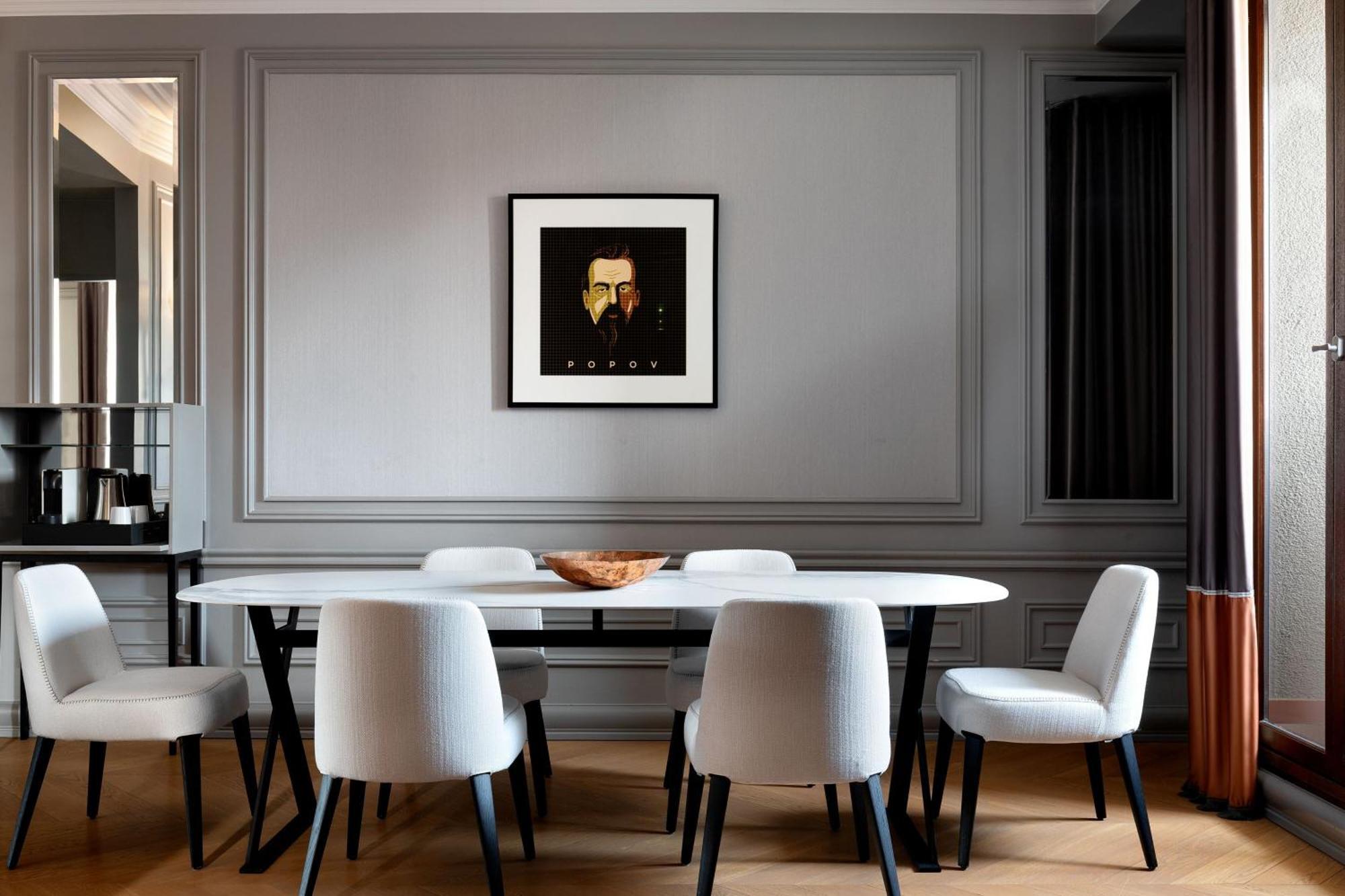 Hotel Telegraaf, Autograph Collection Tallinn Luaran gambar A dining room with a wall panelling