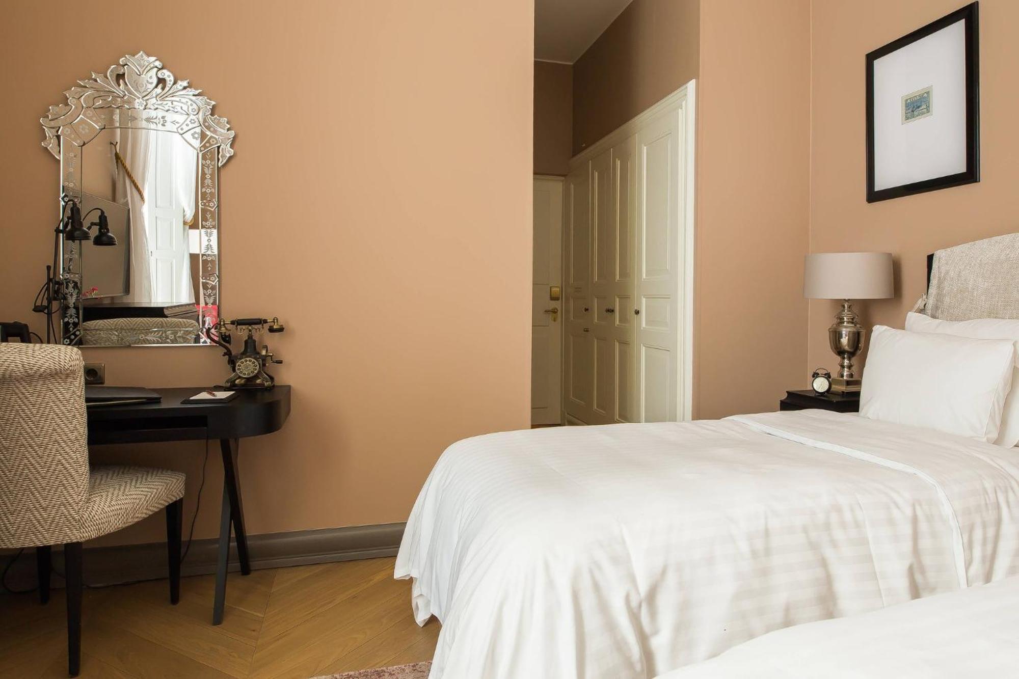 Hotel Telegraaf, Autograph Collection Tallinn Luaran gambar A bedroom at the hotel
